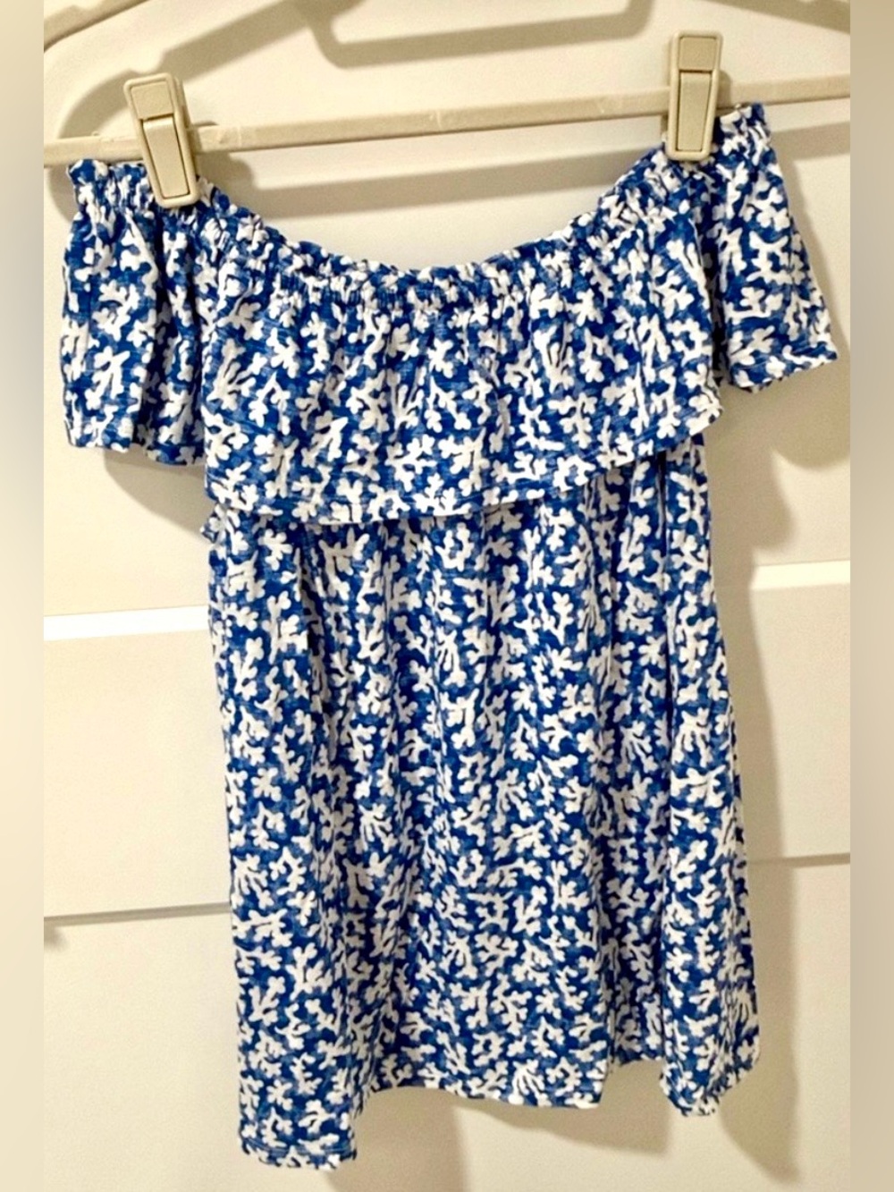 J. Jill Blue and White Coral Print Off-Shoulder Blouse